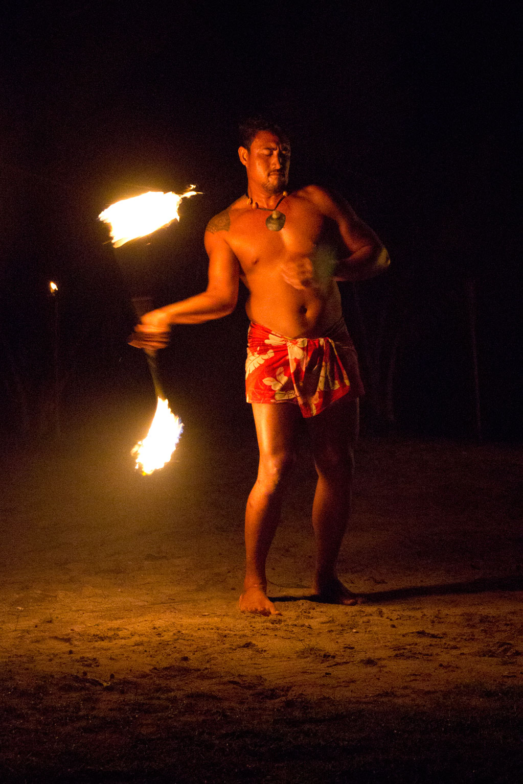 Aitutaki Lagoon Cruise – Feuertanz | SOMEWHERE ELSE