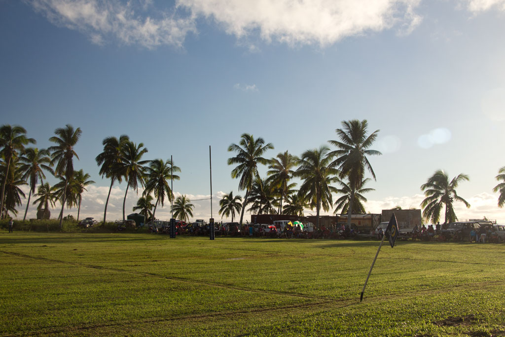 Aitutaki Lagoon Cruise – Rugbyspiel | SOMEWHERE ELSE