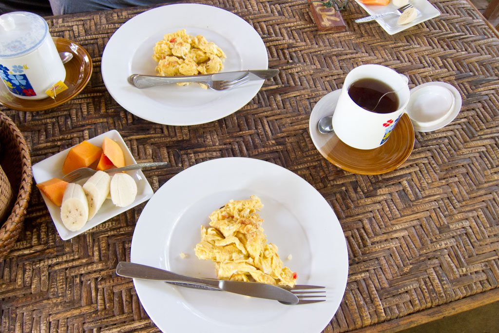 Laotische Küche – Frühstück im Garten | SOMEWHERE ELSE