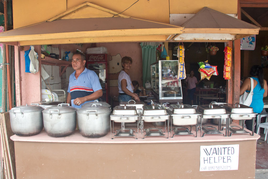 Märkte auf den Philippinen – Kochtöpfe in Moalboal auf Cebu | SOMEWHERE ELSE