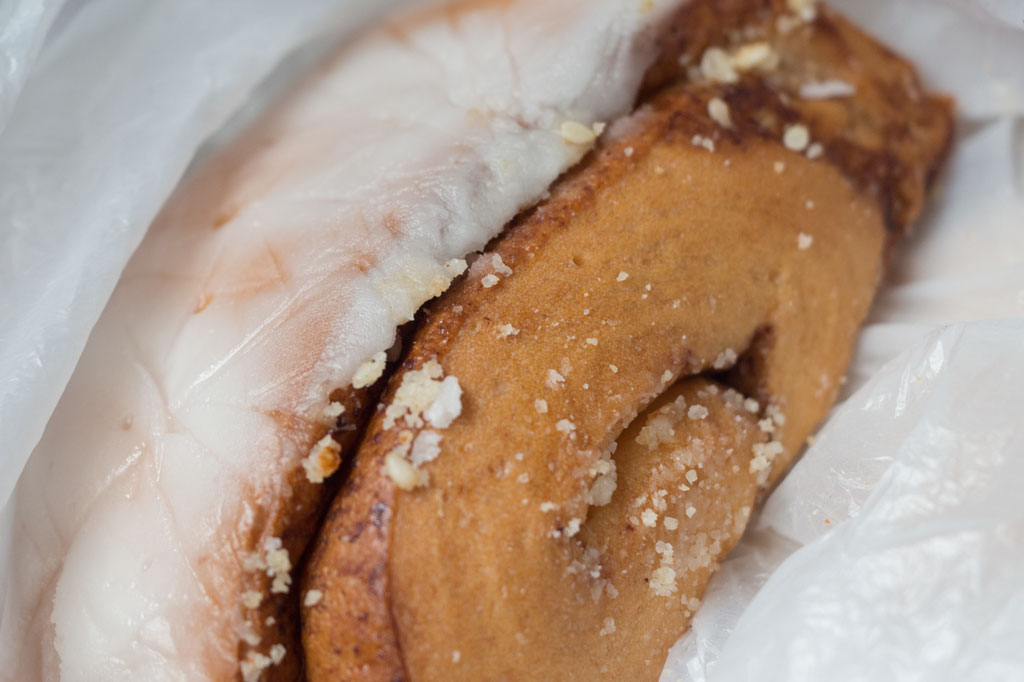 Märkte auf den Philippinen – Cinnamon Bun vom Bäcker in Moalboal auf Cebu | SOMEWHERE ELSE