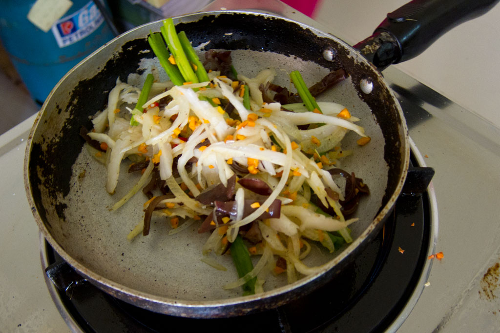 Vietnamesisch Kochen lernen – Kochen und Braten | SOMEWHERE-ELSE
