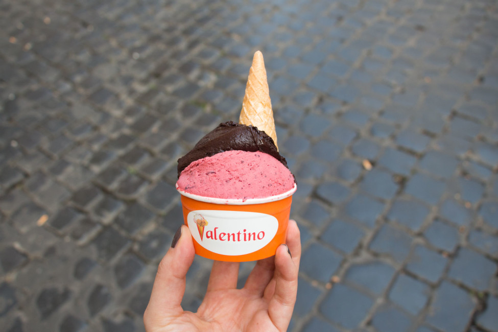 Italienisches Eis – Gelateria Valentino – Lieblingseis Waldbeere Schokolade | SOMEWHERE ELSE