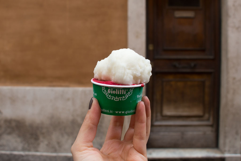 Italienisches Eis – Giolitti – Eissorten Zitrone Himbeere | SOMEWHERE ELSE