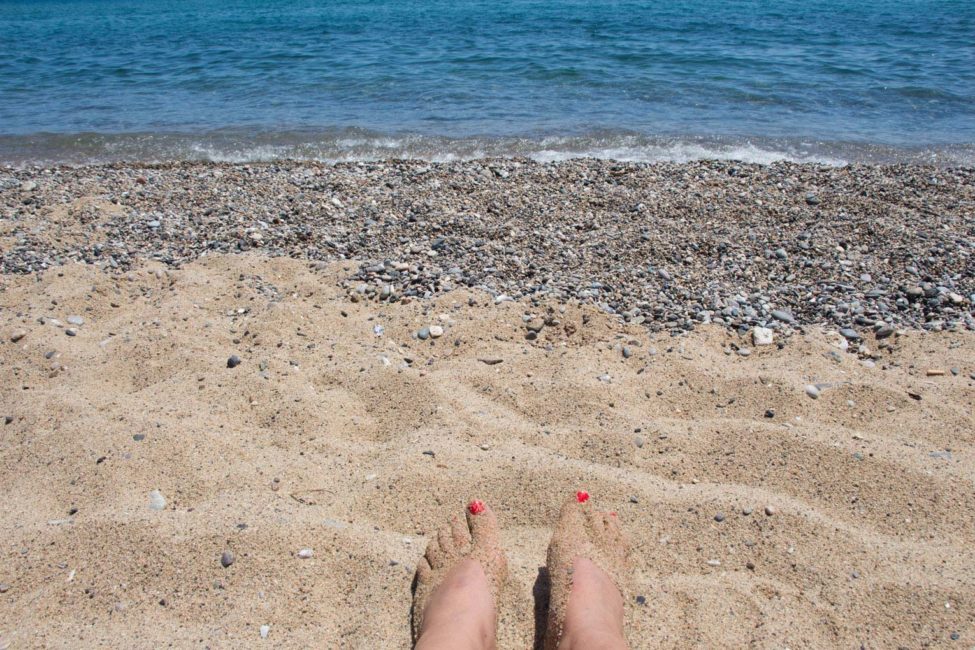 Endlich Sommer Liste – Meer Strand Füße | SOMEWHERE ELSE