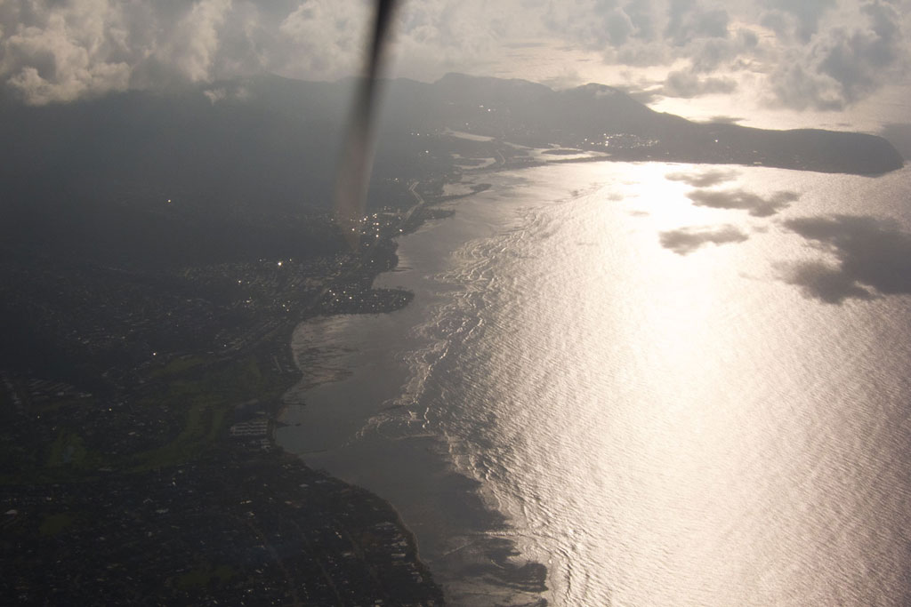 Maui Hawaii – Bucht von Honolulu vom Flugzeug | SOMEWHERE ELSE